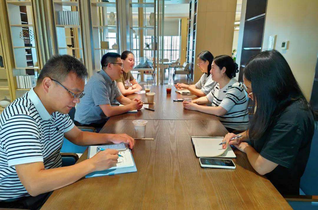 2008804713142550528.webp 图片