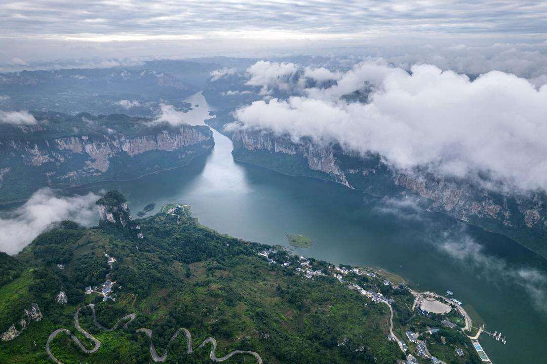 2018564932773007361.webp 643221-2023年8月9日拍摄的贵州省黔西市乌江源百里画廊东风湖景区雾景(无人机照片)。.JPG