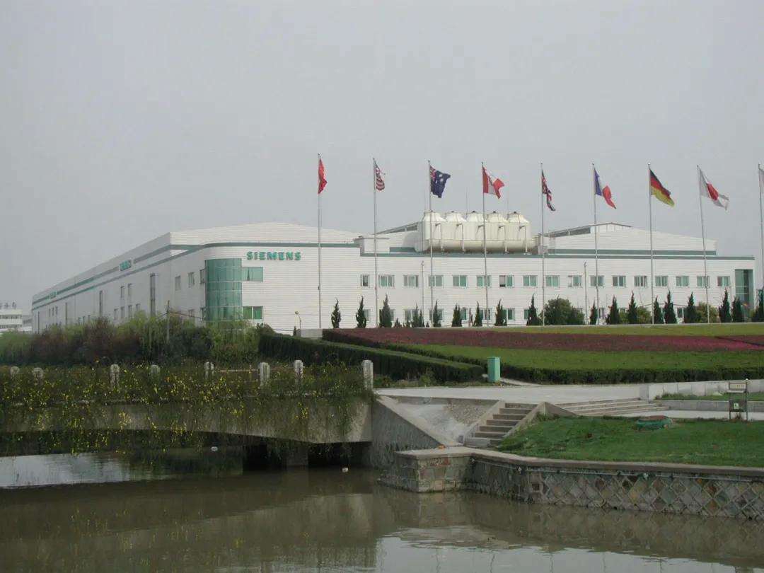 2027264947460689920.webp 图片