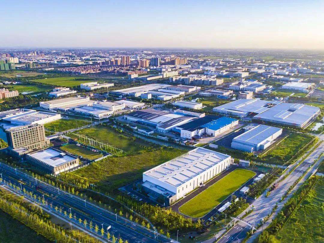 2027264947238391808.webp 图片