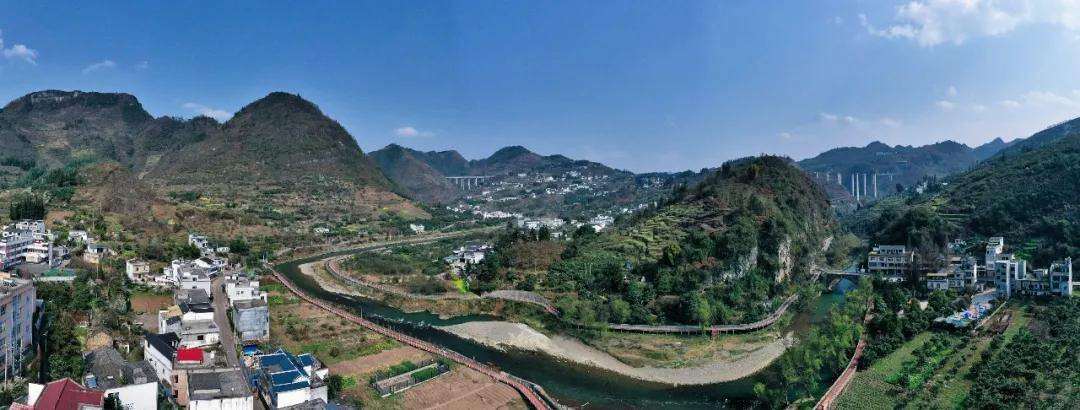 2044025419488817152.webp 圖片