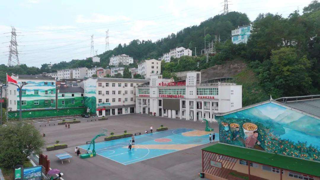 2048648674690408449.webp 图片