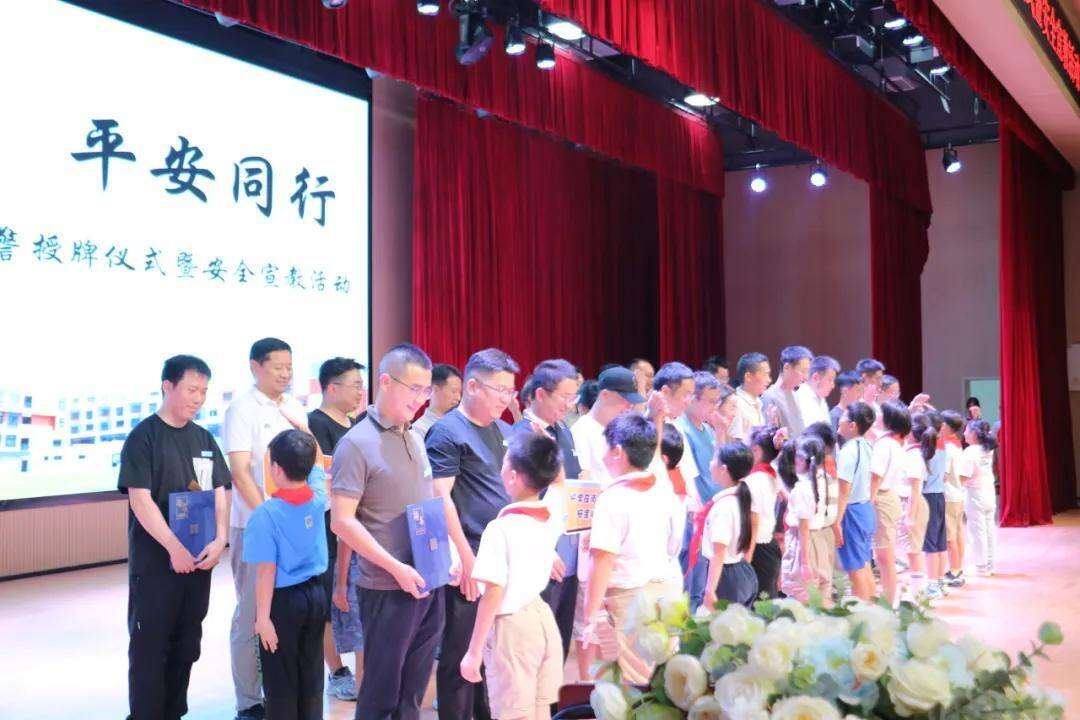 1968148930231222272.webp 图片