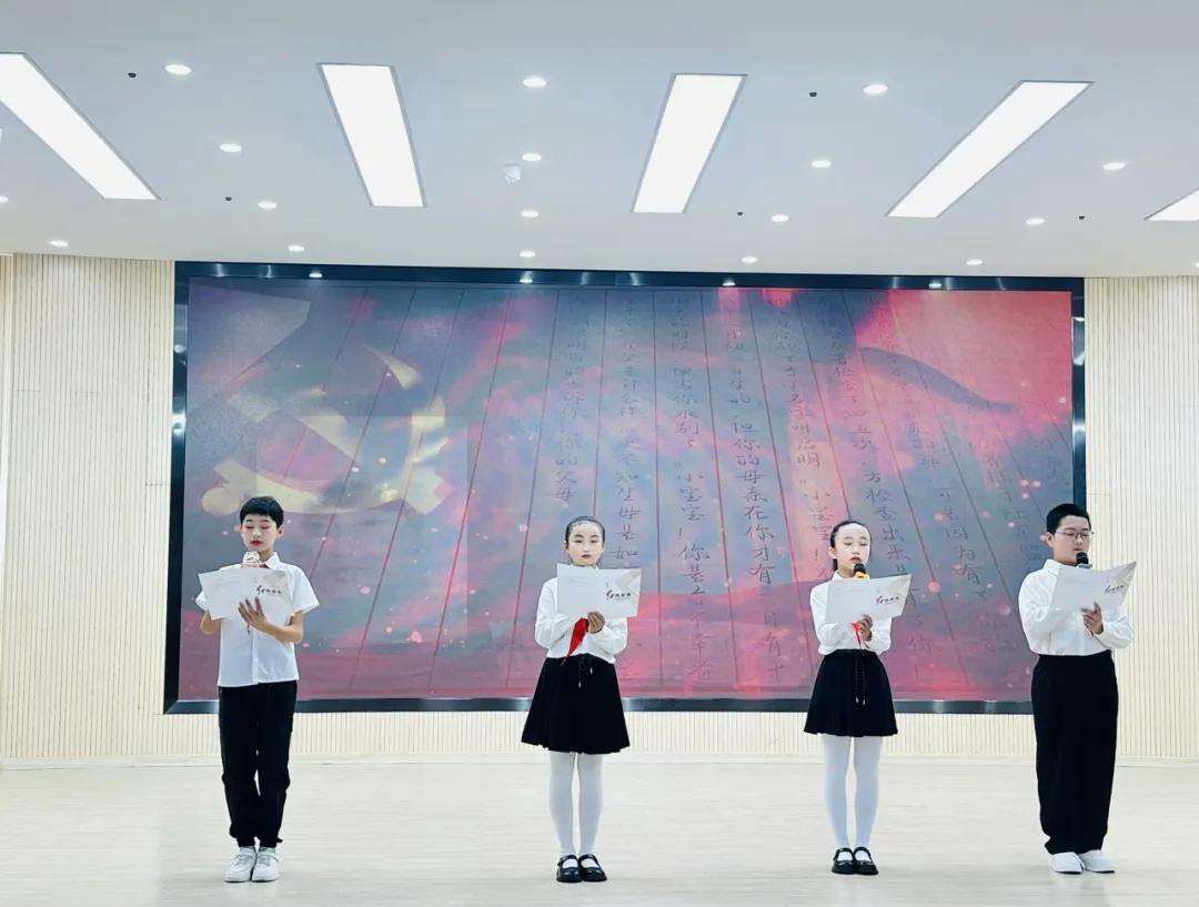 2046897430737133569.webp 图片