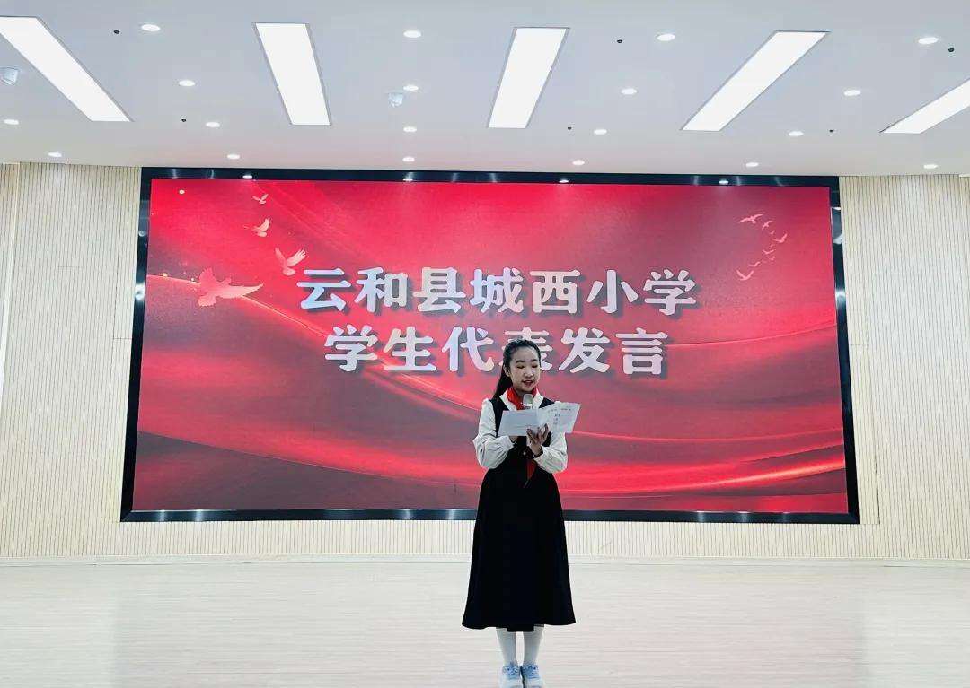 2046897431240450048.webp 图片